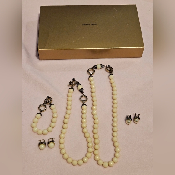 Heidi Daus pearl necklace with gold rhinestonesbracelet and earrings set.